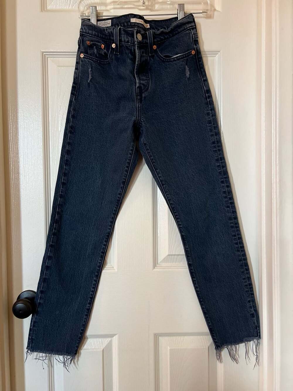 Levi's Wedgie Straight Jeans Size 25 Black Raw Hem High Rise